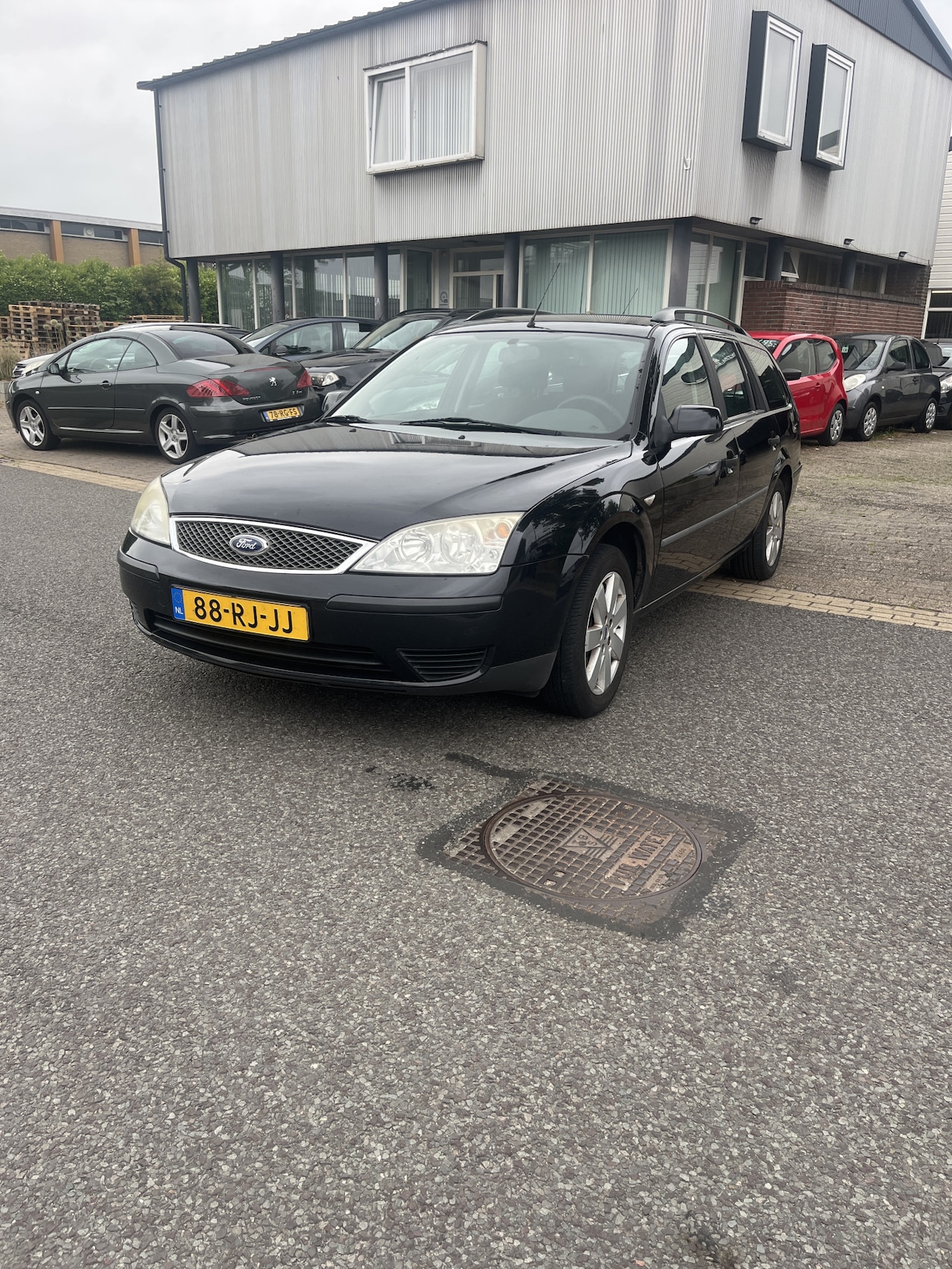 Ford Mondeo Wagon - 1.8-16V Trend Airco. Nieuwe Apk bij aankoop. LET OP: INTRACARS IS IVM MET VAKANTIE GESLOTE - AutoWereld.nl