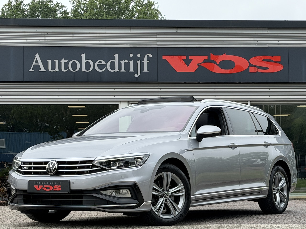 Volkswagen Passat Variant - 1.5 TSI R-Line Business + | Panodak | ACC | Camera | Keyless - AutoWereld.nl