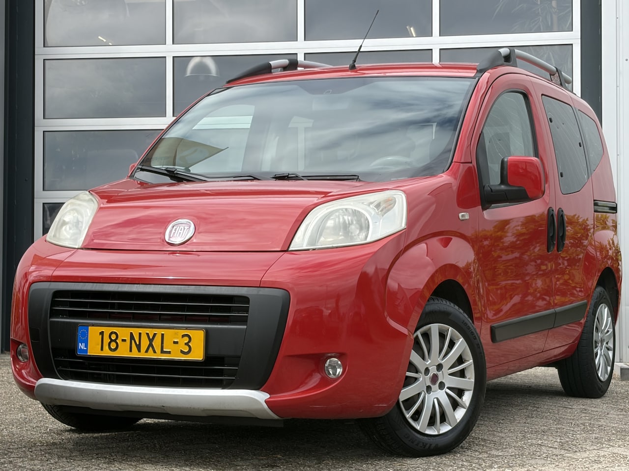 Fiat Qubo - 1.4 Trekking Limited Edition 74pk | Airco | Boordcomputer | Dakrails | Isofix bevestiging - AutoWereld.nl
