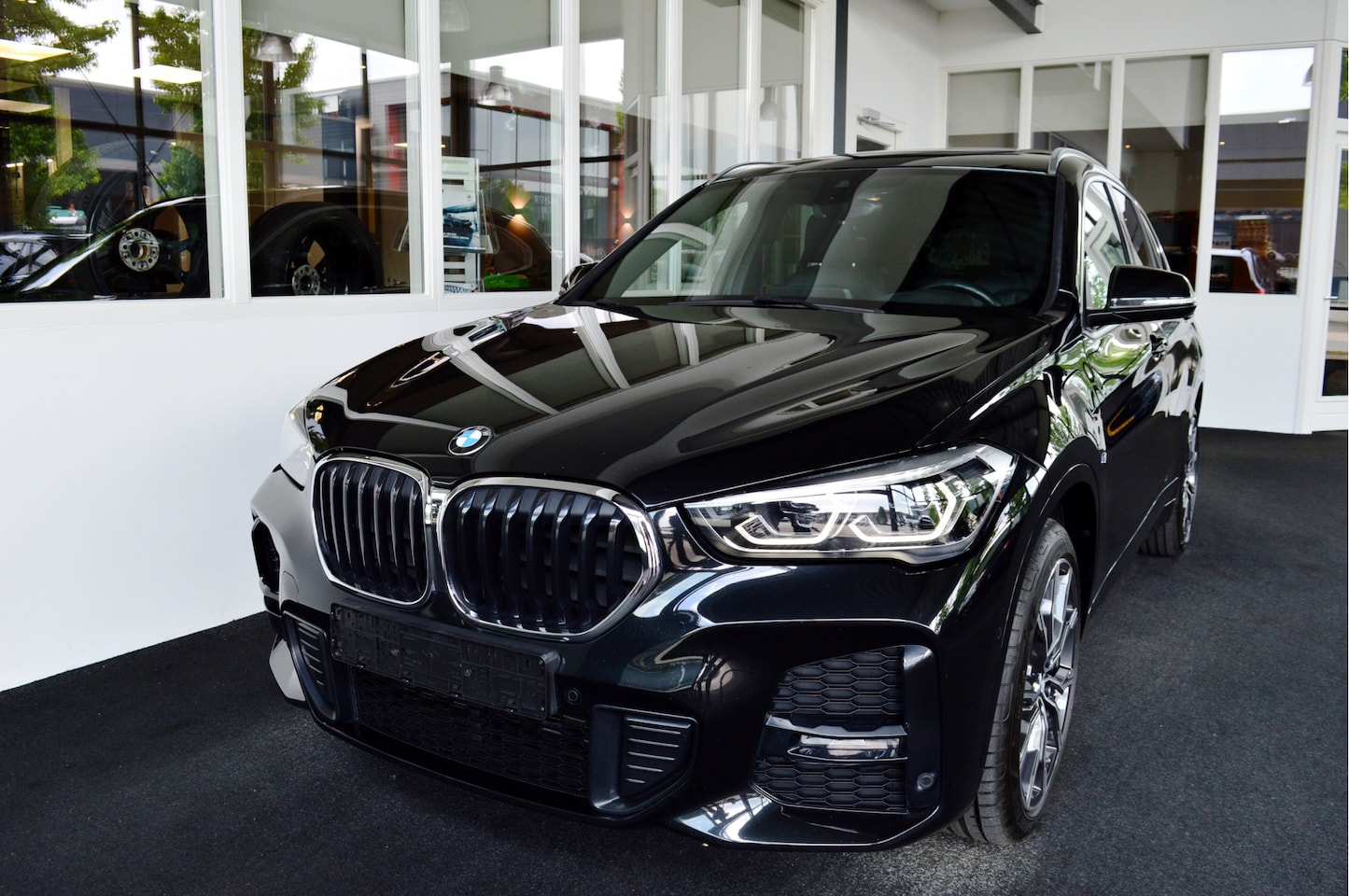 BMW X1 - xDrive25e Hybride M-Sport | SoH 95% !! - AutoWereld.nl
