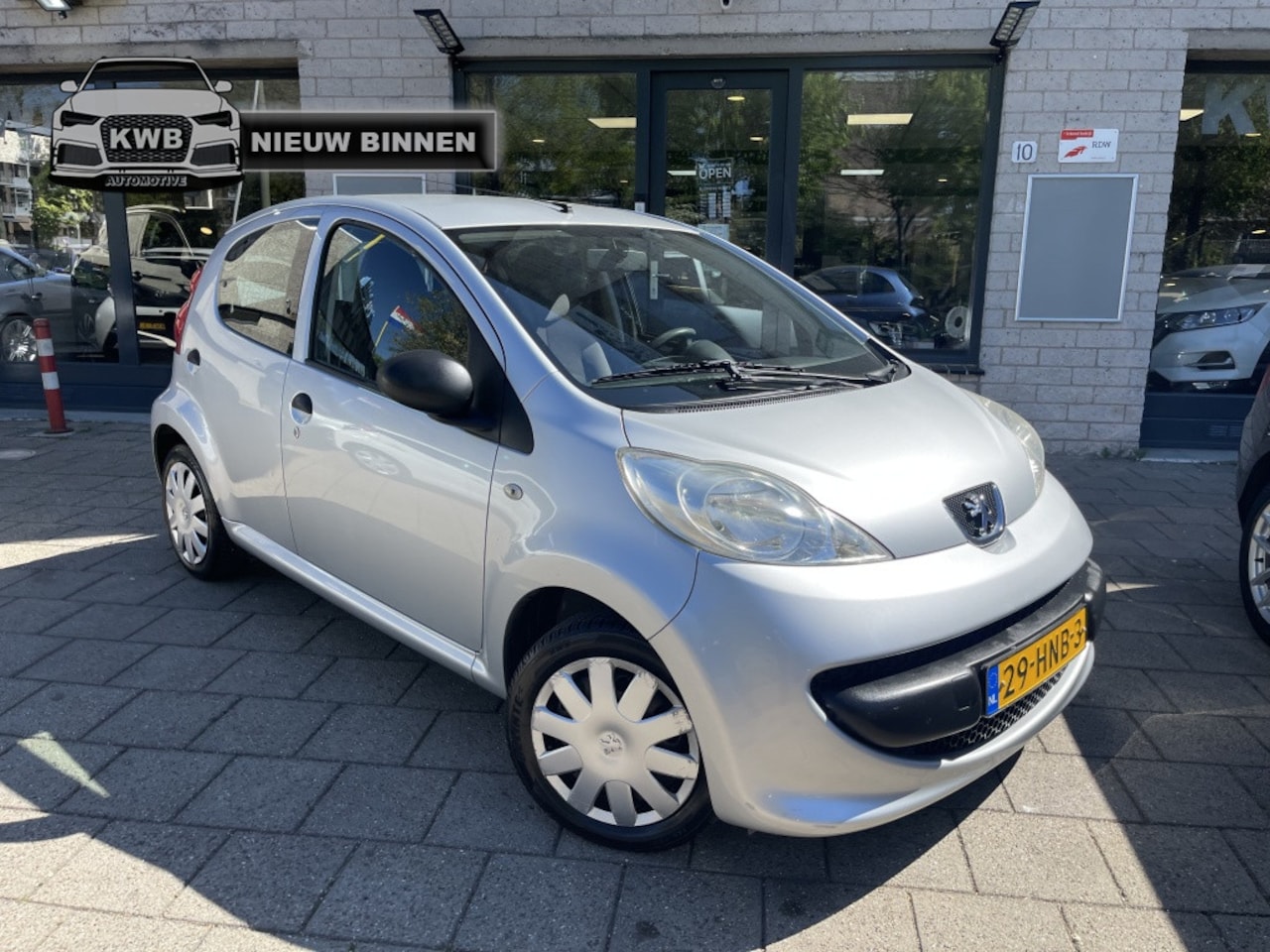 Peugeot 107 - 1.0-12V 5Deurs Weinig kilometers - AutoWereld.nl