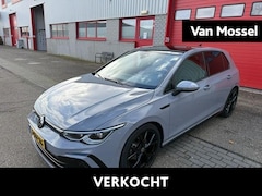 Volkswagen Golf - 1.5 eTSI R-Line | 150 PK | Automaat | Panorama Schuif/Kantel Dak | Black Style | Camera |