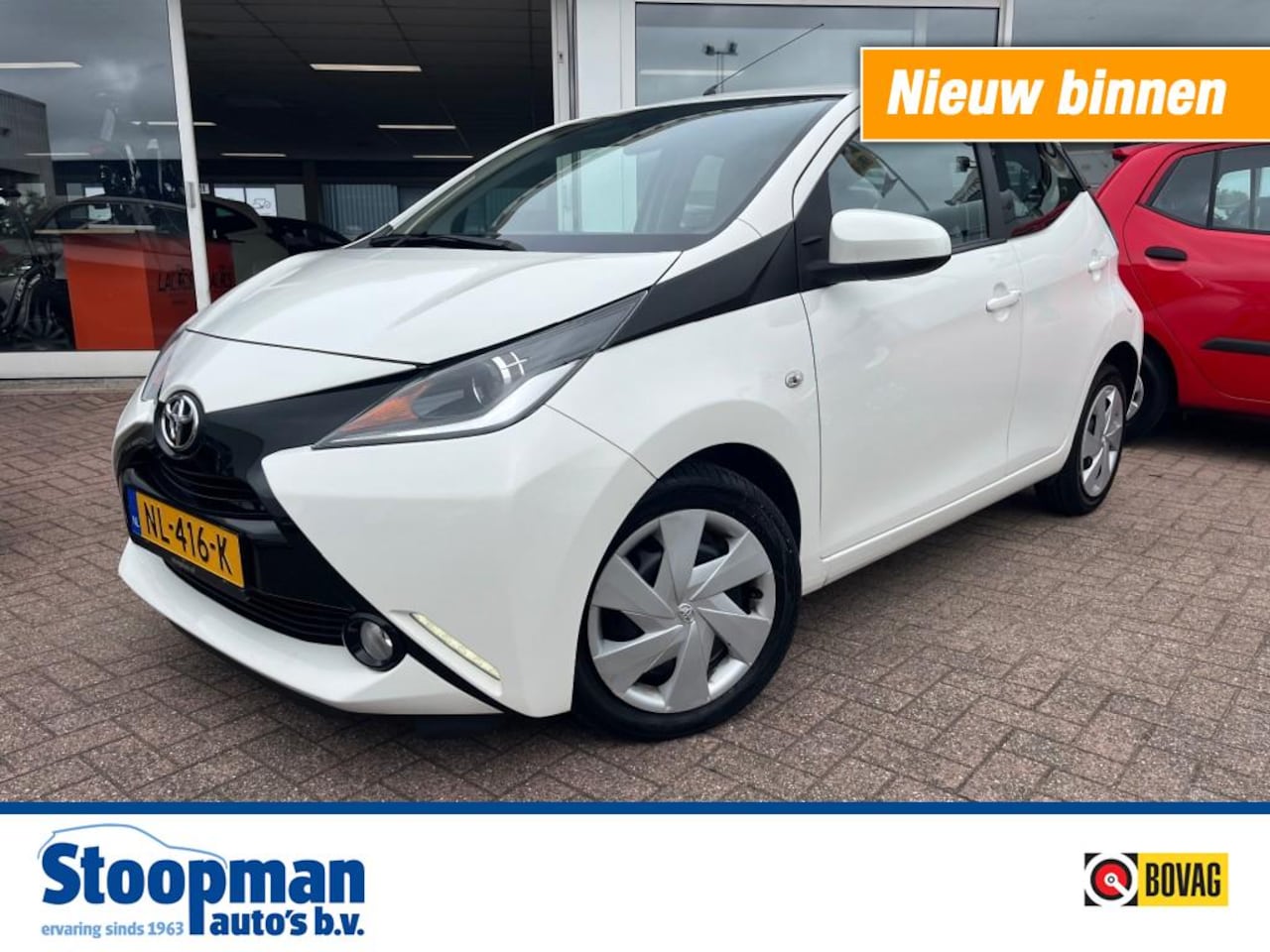 Toyota Aygo - 1.0 VVT-i X-Play Airco Navigatie Bluet. CV - AutoWereld.nl