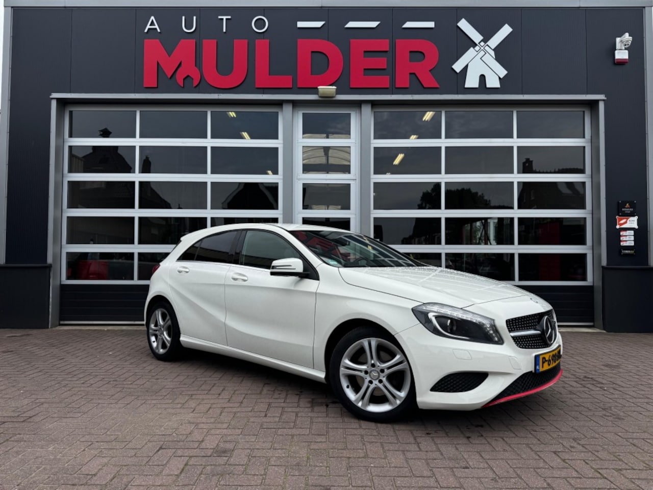 Mercedes-Benz A-klasse - A 180 AMBITION / NAVI / AIRCO / STOELVERW. / XENON-LED! - AutoWereld.nl