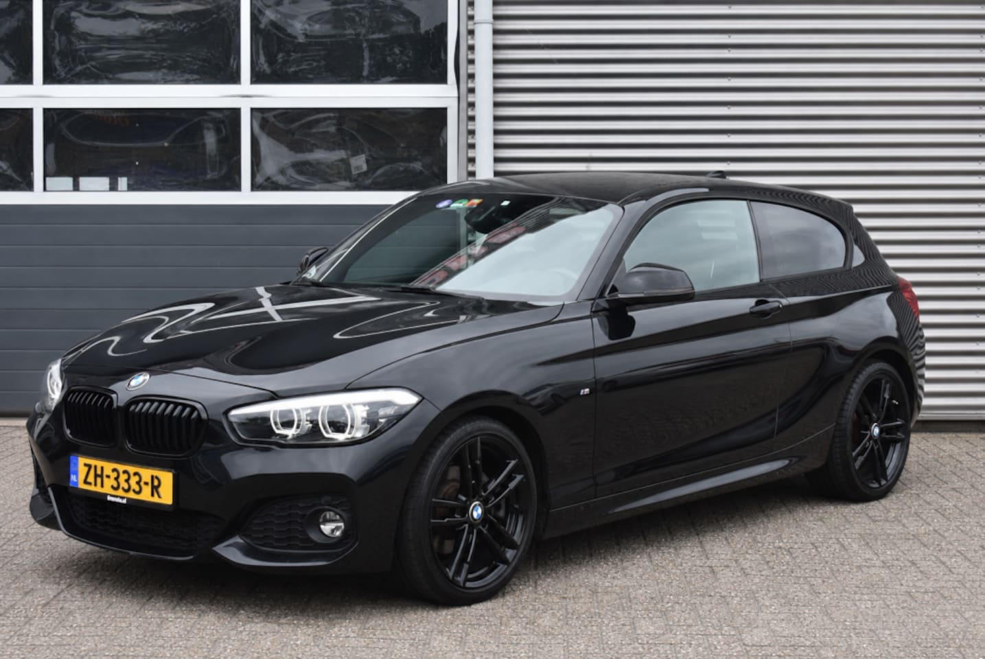 BMW 1-serie - 118I HIGH EXECUTIVE / M PAKKET / NL AUTO / 1E EIGENAAR - AutoWereld.nl