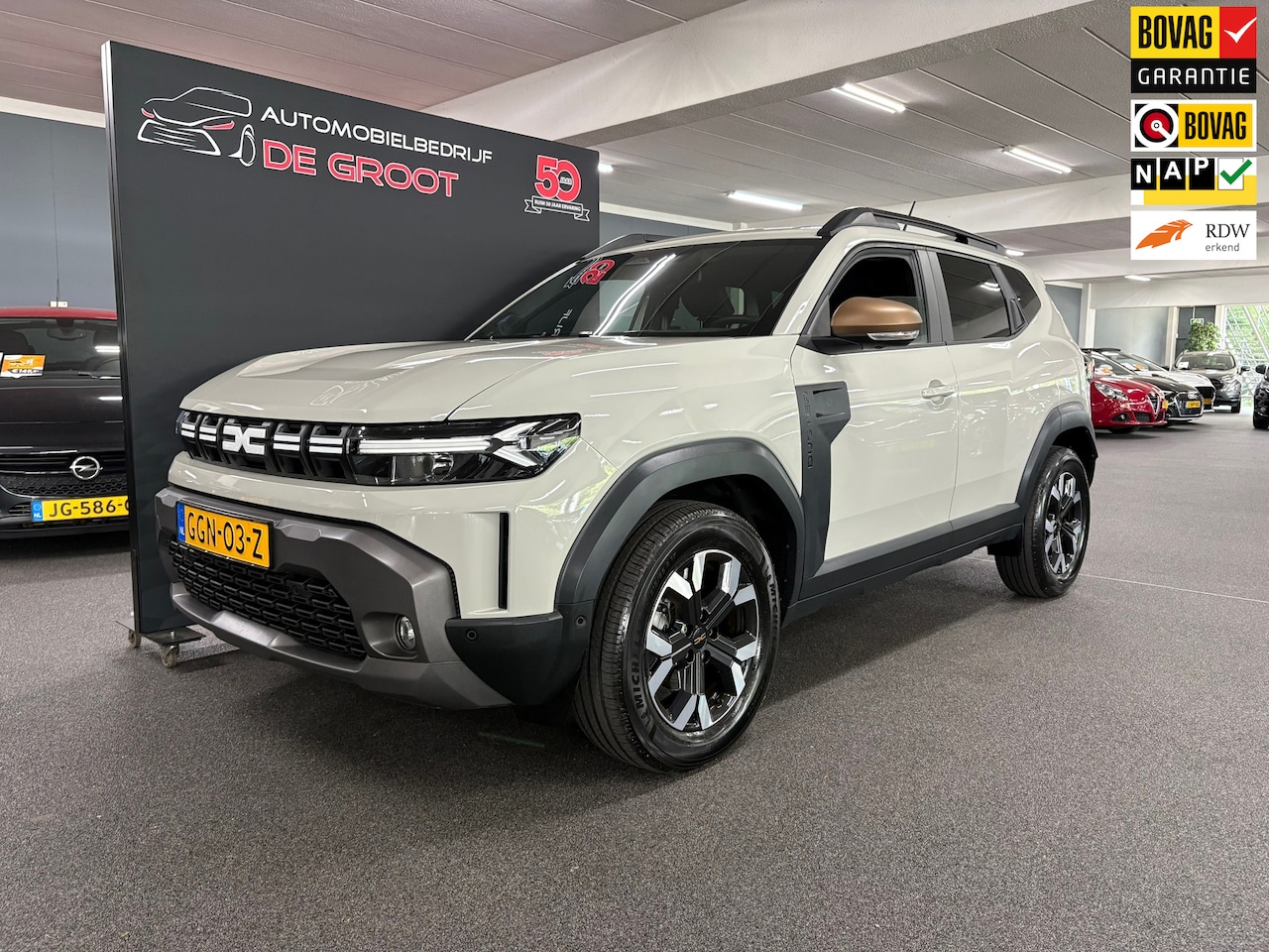 Dacia Duster - 1.6 Hybrid 140 Extreme/ NL auto/ Achteruitrijcamera/ Afneembare trekhaak - AutoWereld.nl