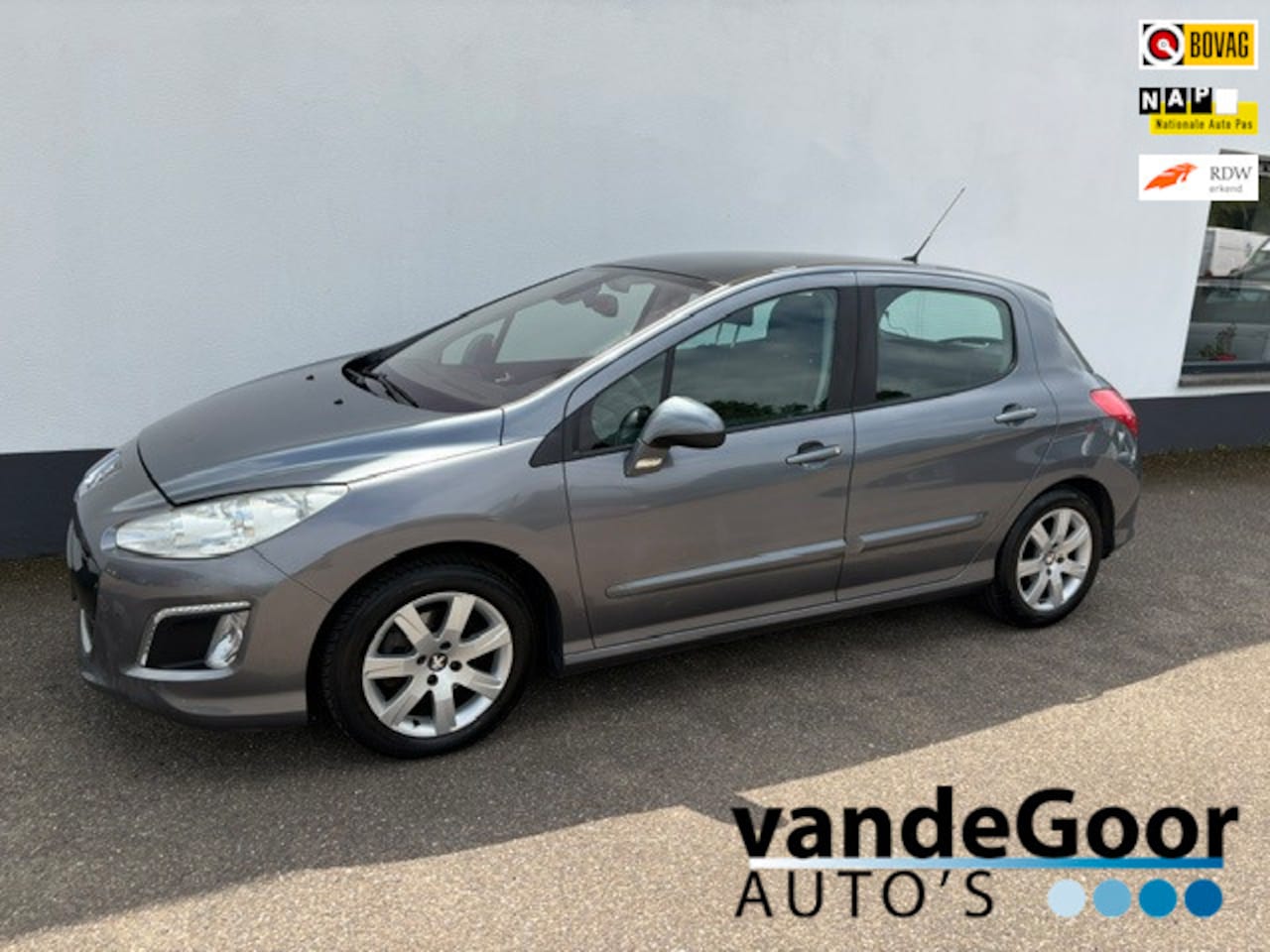 Peugeot 308 - 1.6 VTi Première 1.6 VTi Première, '12, 5-drs, trekhaak, pano, climate, cruise, jaar apk ! - AutoWereld.nl