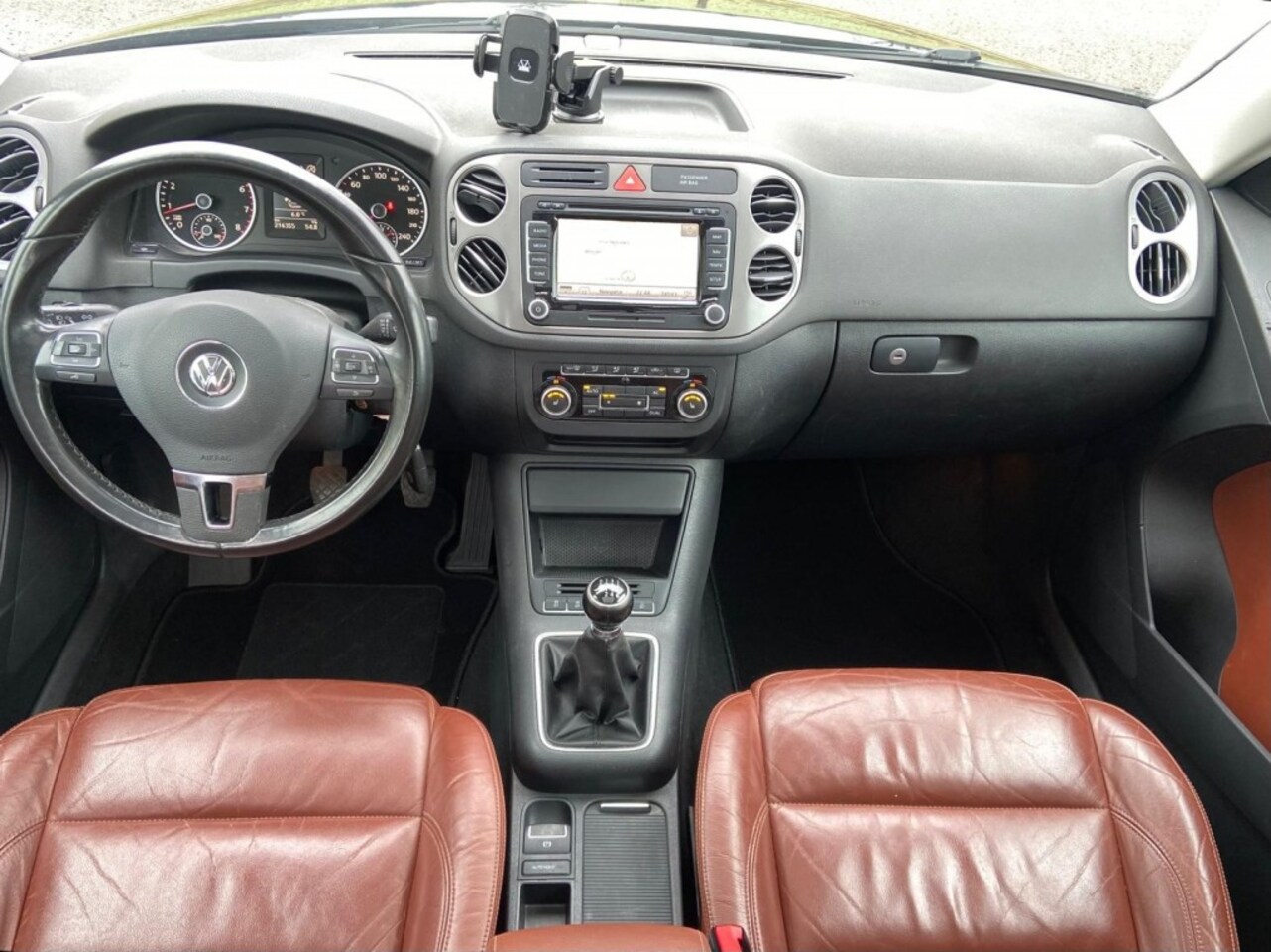 Volkswagen Tiguan - SPORTenSTYLE Donkerbruin Leer Panorama schuifkanteldak Trekhaak
