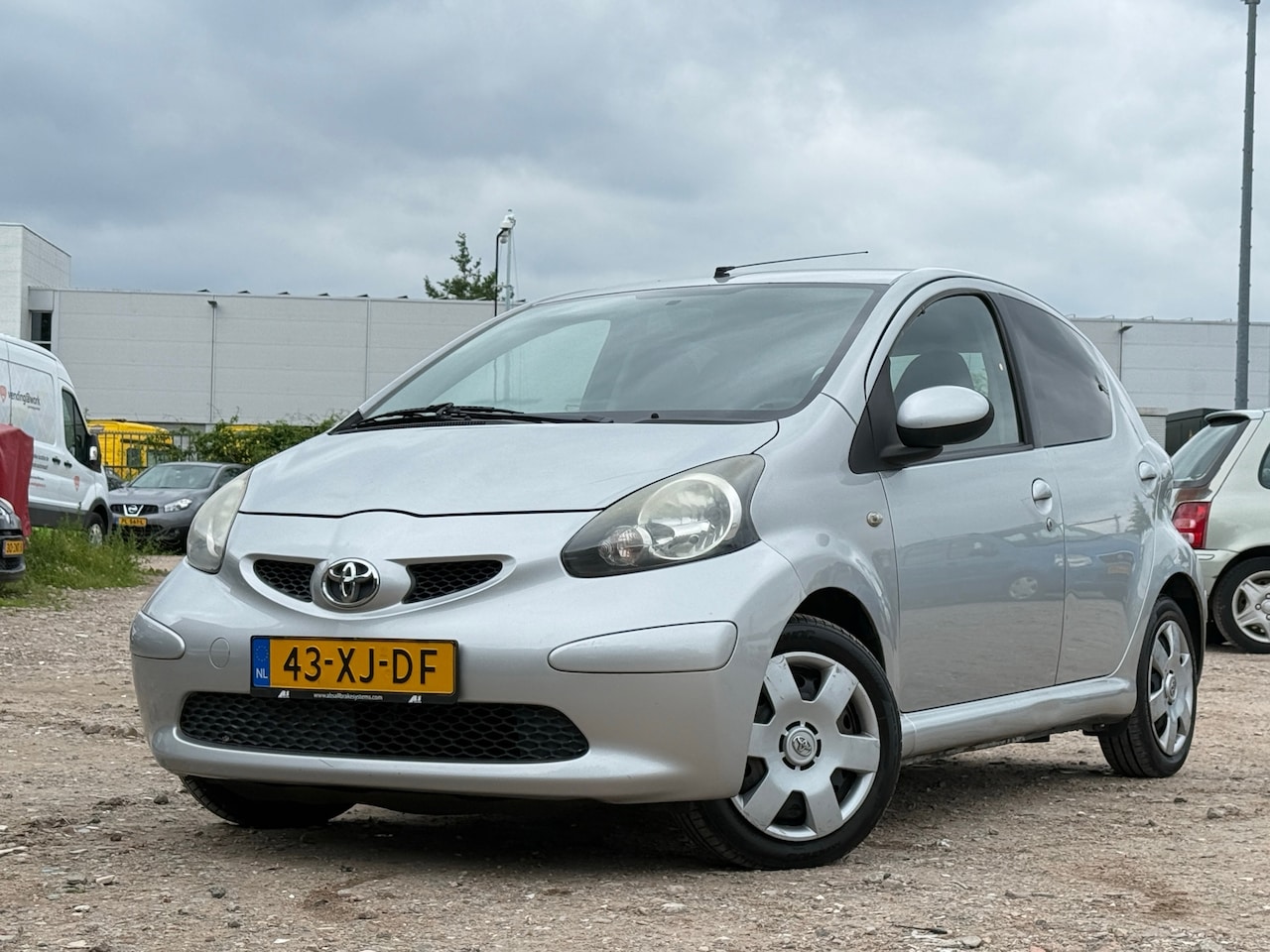 Toyota Aygo - 1.0-12V +/ AIRCO/ VELGEN/ ZUINIG - AutoWereld.nl