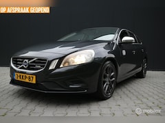 Volvo V60 - 1.6 T3 R-Design AUTOMAAT/NAVIGATIE/TREKHAAK/NAP