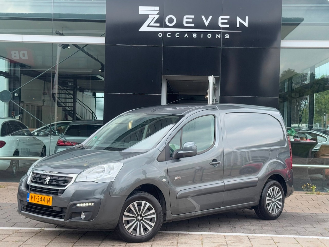 Peugeot Partner - 120 1.6 BlueHDi 100 L1 Première/ euro 6 - AutoWereld.nl