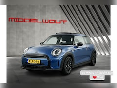 MINI Cooper - 1.5 Camden Plus Pano-dak/Head-Up Display/Camera/Leder
