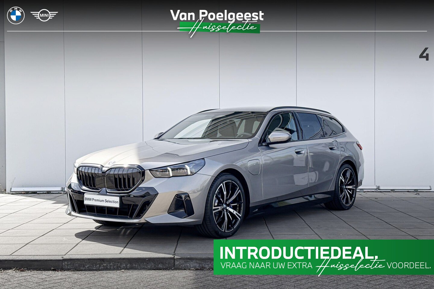 BMW 5-serie Touring - 530e M Sport Edition M-Sport | Trekhaak | Glazen Dak | Driving Assistant Plus | 20 inch | - AutoWereld.nl