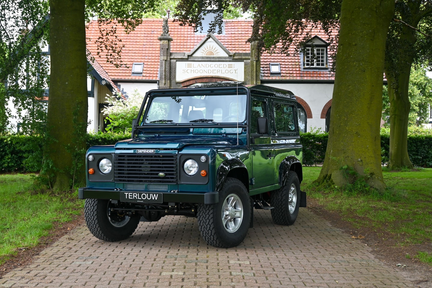 Land Rover Defender 90 - 3.9 50th Anniversary NL001 - AutoWereld.nl