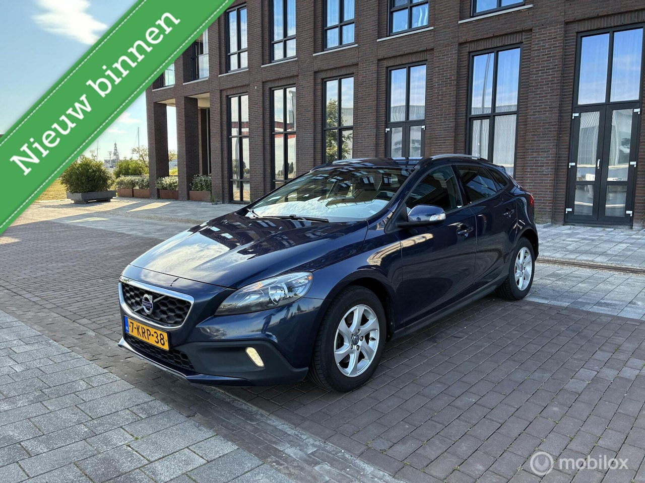 Volvo V40 Cross Country - 1.6 T4 Kinetic NAP Clima Cruise Led - AutoWereld.nl