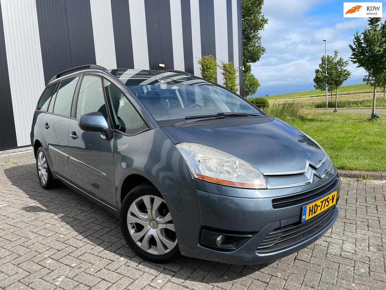 Citroën Grand C4 Picasso - 1.8-16V Lumière 7 Persoons-Nw APK-Clima-Pdc-Lmv-Trekhaak - AutoWereld.nl