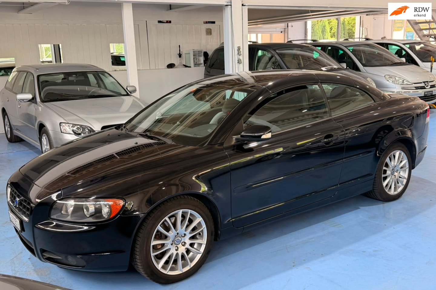 Volvo C70 Convertible - 2.4 Momentum Zwitsers 1eign, netto € 9.915, bijtelvriendelijk! - AutoWereld.nl