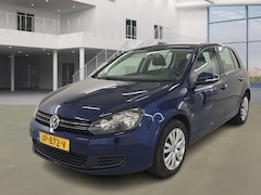Volkswagen Golf - 1.4 TSI Trendline/ 6 BAK/ NAVI