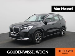 BMW X1 - xDrive25e | Automaat | LMV | Parkeer sensoren | Virtual cockpit | Camera | Climate control