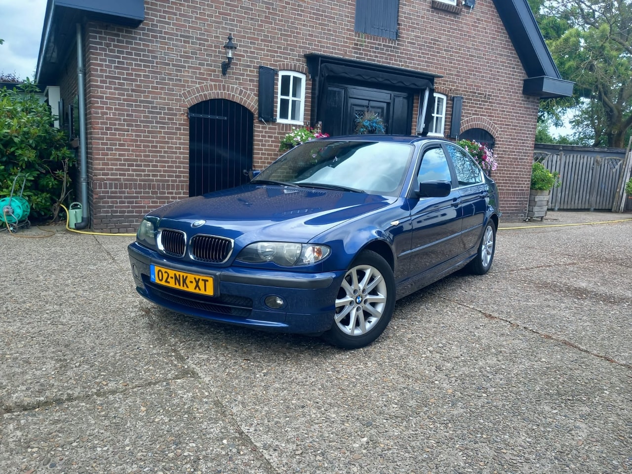 BMW 3-serie - 318i Lifestyle Executive Leder! Zwarte hemel bekleding - AutoWereld.nl