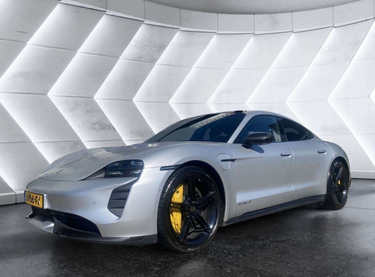 Porsche Taycan - Turbo S 93 kWh 3 JAAR APPROVED GARANTIE! dealer onderhouden. - AutoWereld.nl