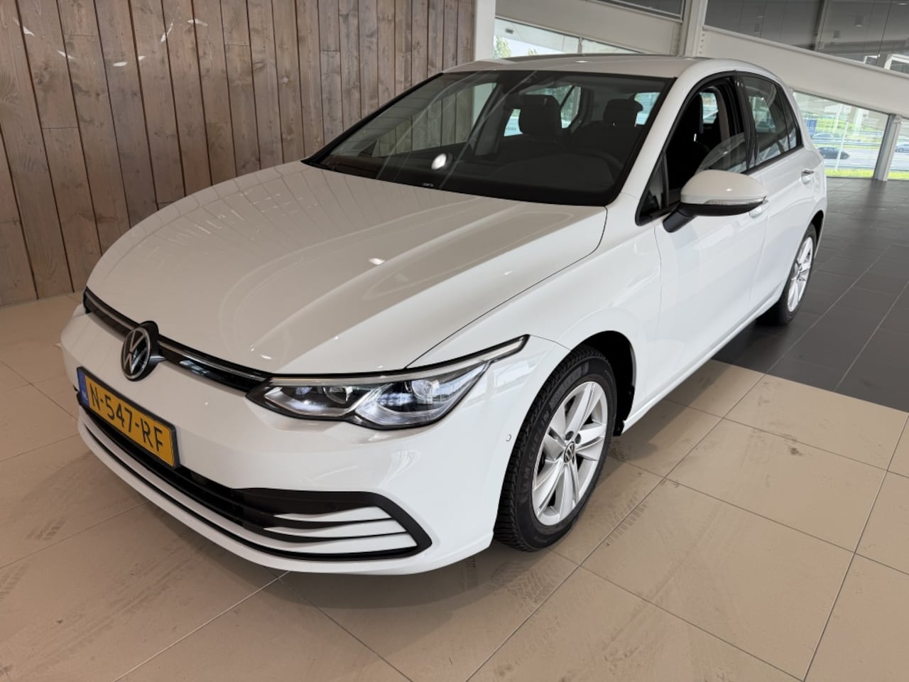 Volkswagen Golf - 1.0 eTSI Life Bns - AutoWereld.nl