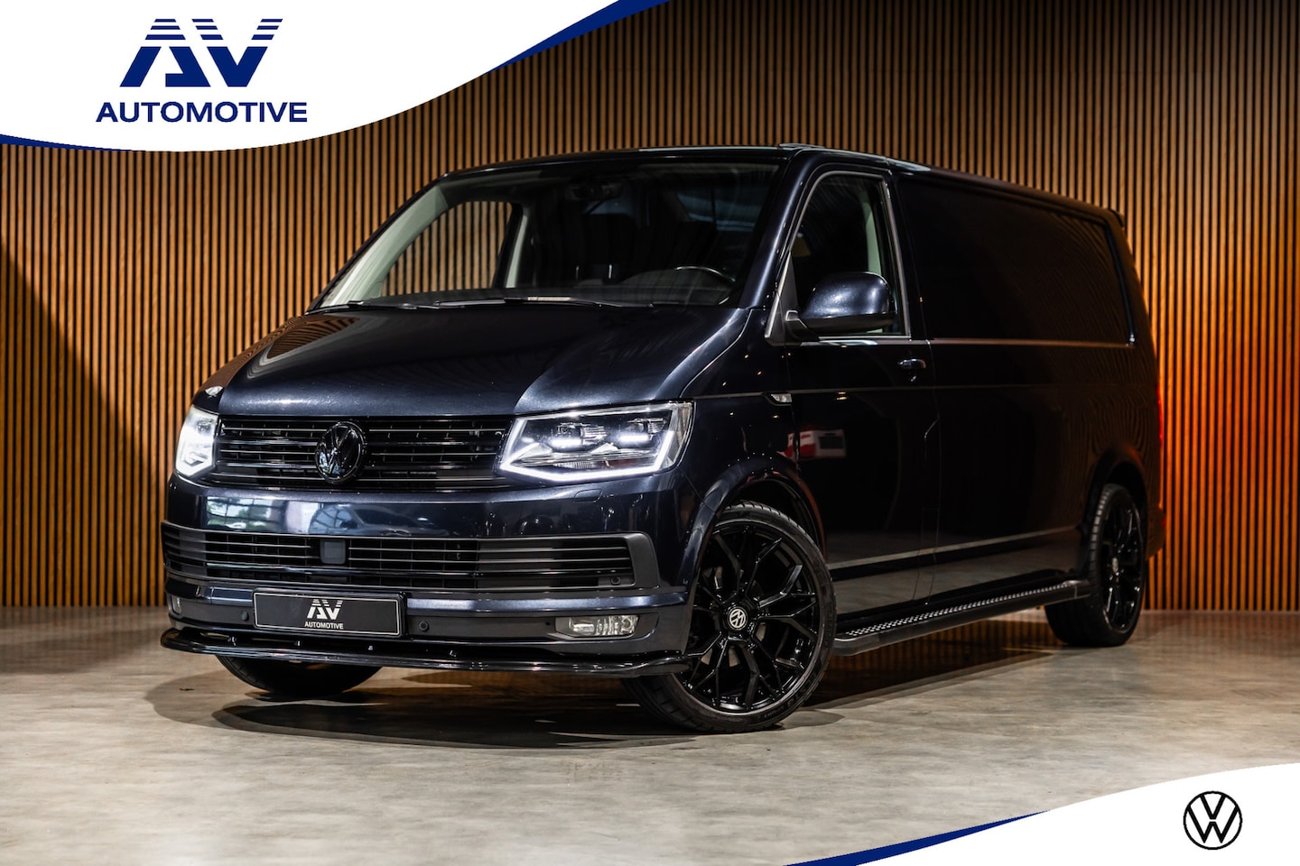 Volkswagen Transporter - 2.0 TDI 150 PK L2H1 | Bi-Xenon | ACC | Navigatie | CarPlay | 3-Zitter | Elek achterklep | - AutoWereld.nl