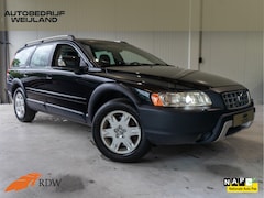 Volvo XC70 - 2.5 T Summum Youngtimer NL-AUTO I NAP I Leer I Trekhaak I Clima I Winterpakket I 16" I Nav