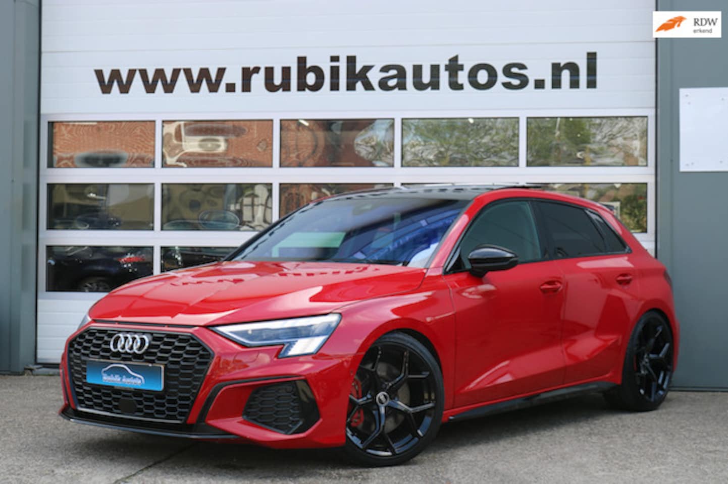 Audi A3 Sportback - 2.0 TFSI S3 quattro Edition One|CarPlay|Pano|Sterrenhemel - AutoWereld.nl