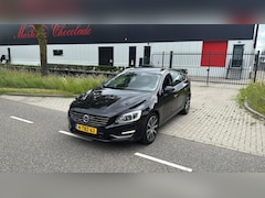 Volvo V60 - 2.4 D6 AWD Plug-In Hybrid Summum LEER CLIMA SCHUIFDAK AUTOMAAT ZWART 2013