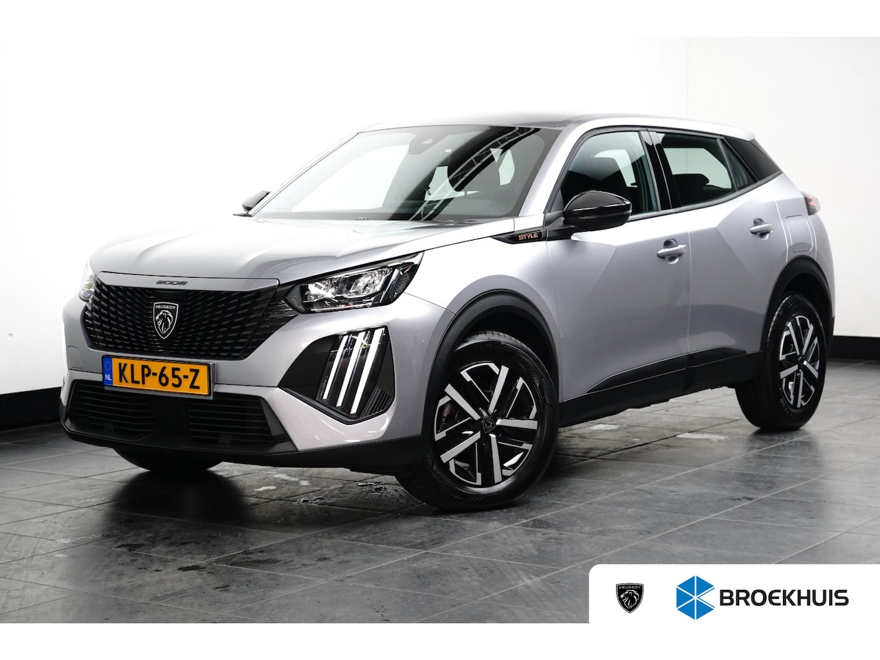 Peugeot 2008 - 1.2 Hybride Style Aut. - AutoWereld.nl