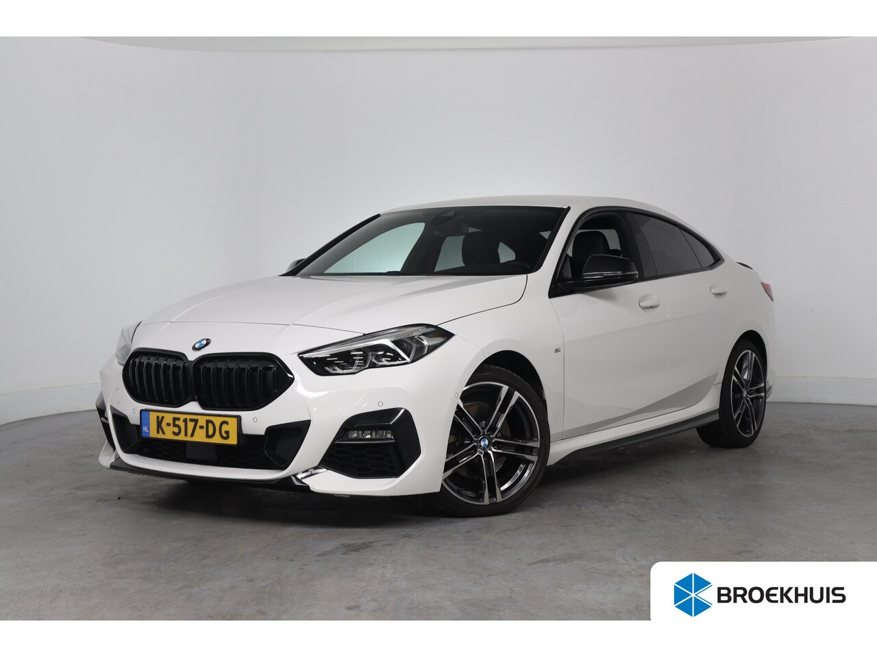 BMW 2-serie Gran Coupé - 218i Executive Edition Automaat | M Pakket | Camera | Leder | Navigatie | Parkeersensoren - AutoWereld.nl