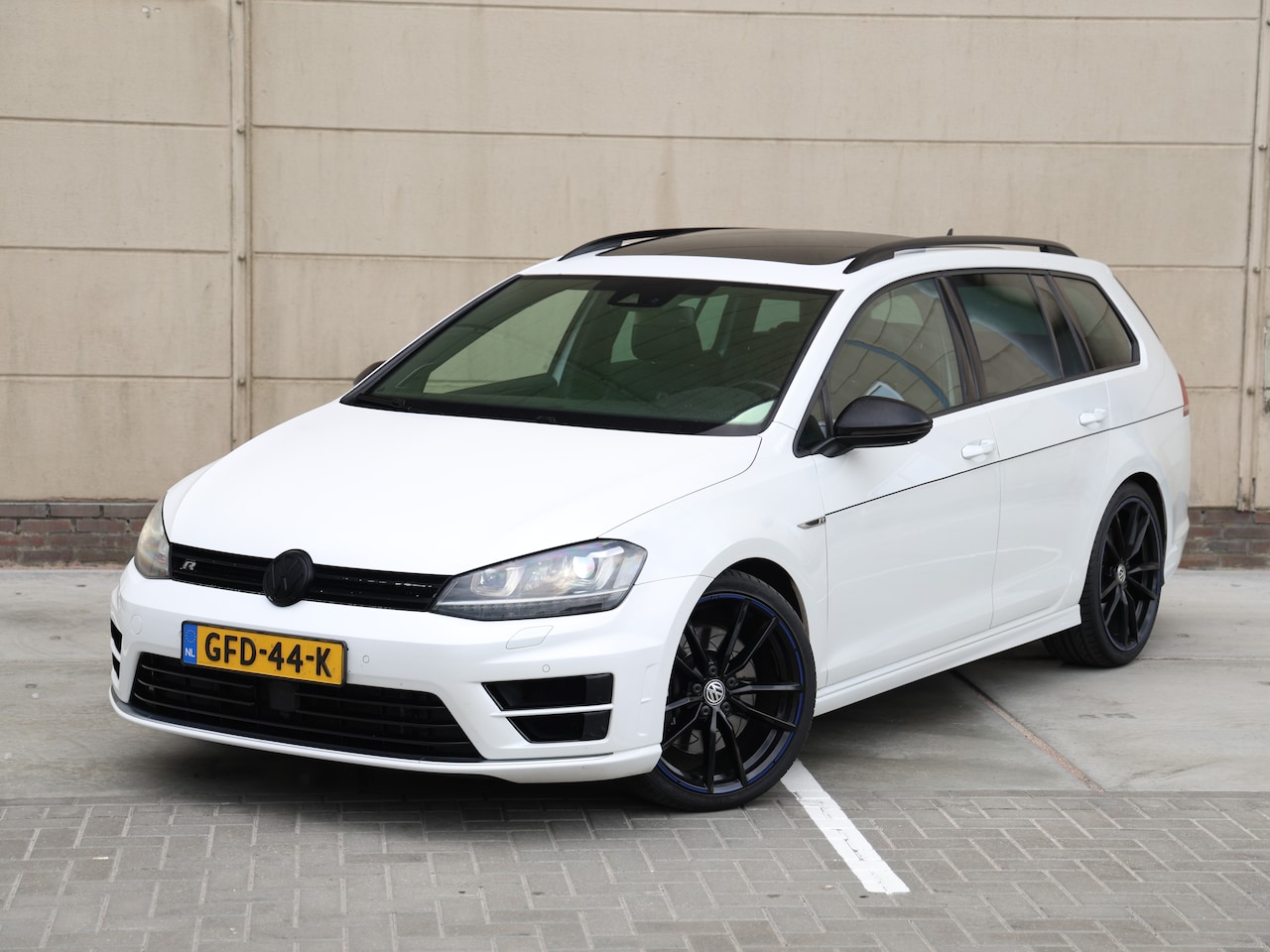 Volkswagen Golf Variant - 2.0 TSI R - AutoWereld.nl