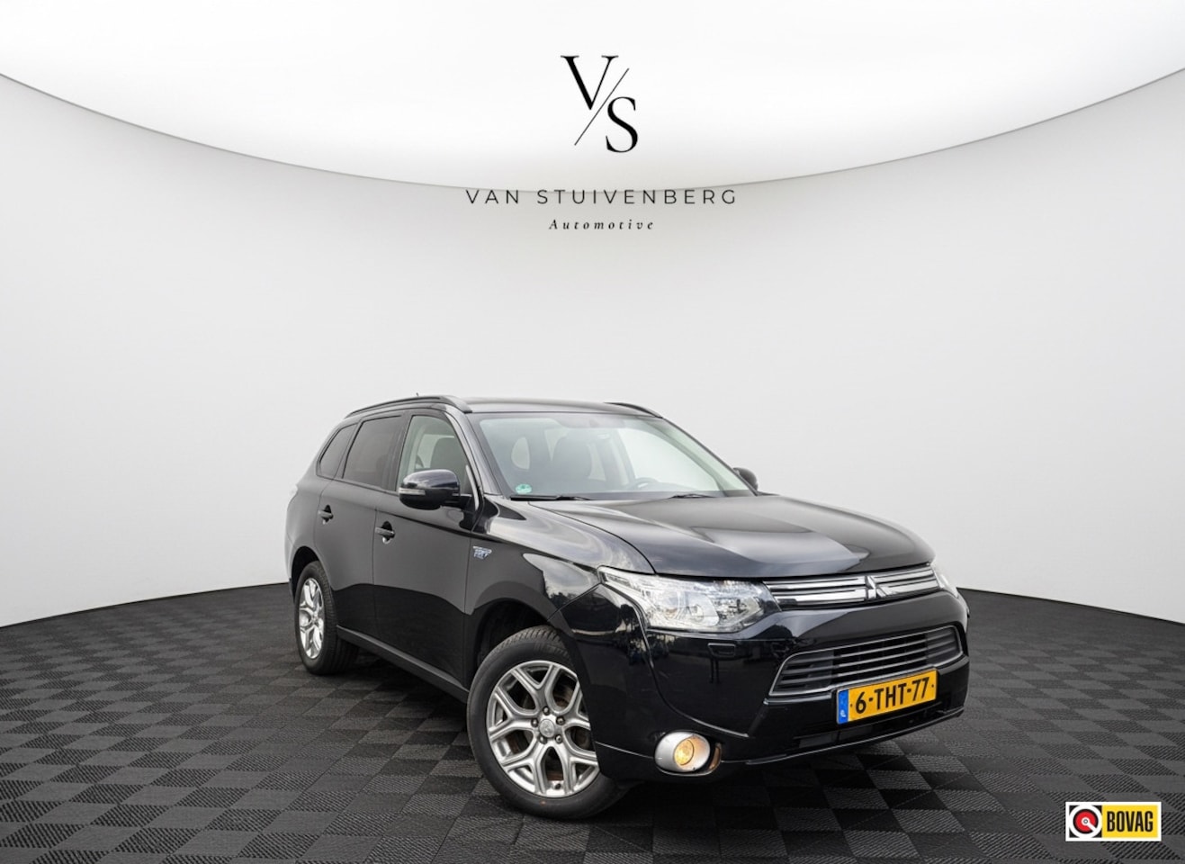 Mitsubishi Outlander - 2.0 PHEV instyle LEDER TREKHAAK PANORAMADAK - AutoWereld.nl