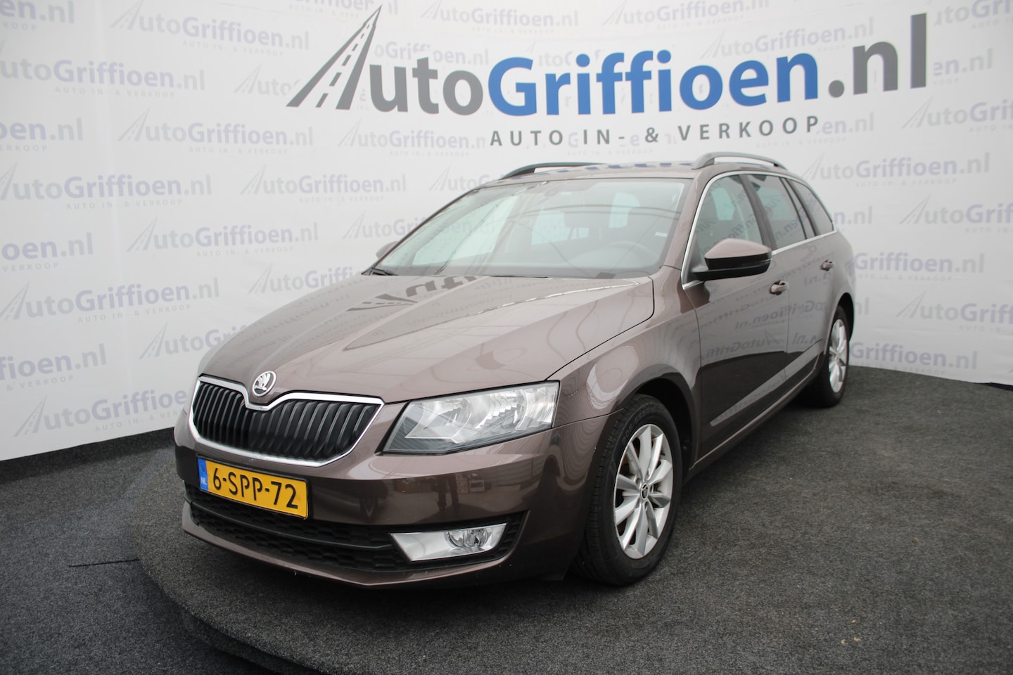 Skoda Octavia Combi - 1.2 TSI Greentech Ambition Businessline nette stationcar met trekhaak - AutoWereld.nl