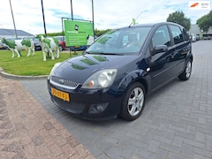 Ford Fiesta - 1.4-16V Futura / Betrouwbare auto / APK nieuw bij aflevering