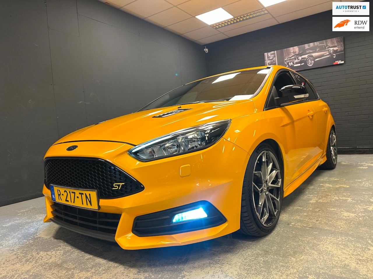 Ford Focus - 2.0 EcoBoost ST-2 Performance Sportieve Leder Xenon Recaro Keyless - AutoWereld.nl
