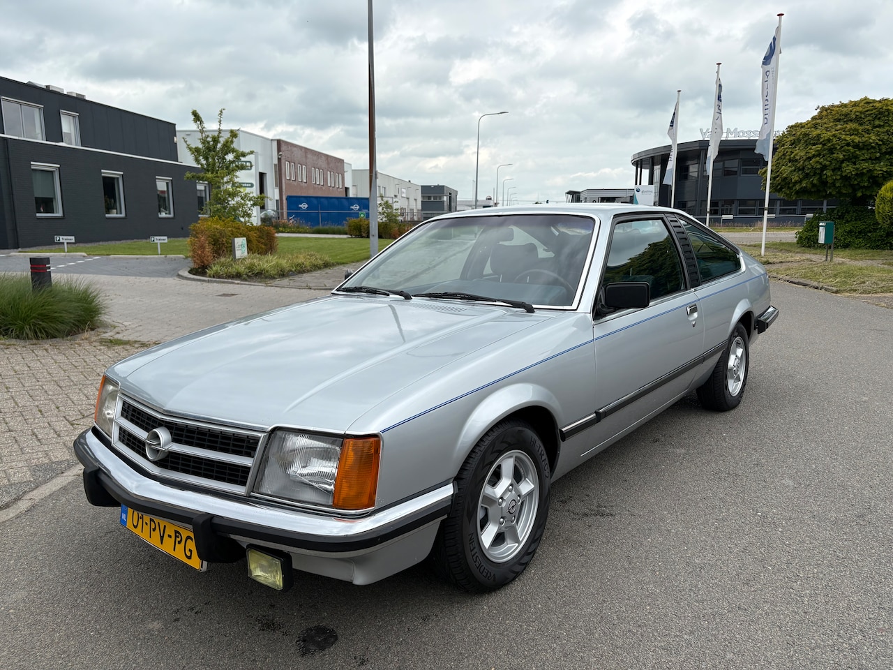 Opel Monza - 3.0E Sport Pack Youngtimer Uniek - AutoWereld.nl