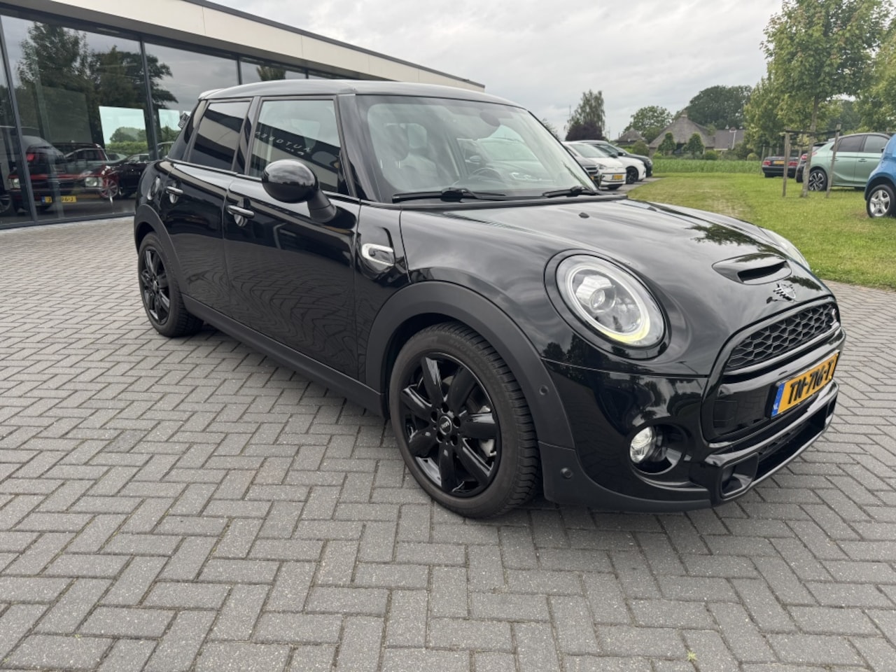 MINI 5-Deurs - 2.0 Cooper S Pepper - AutoWereld.nl