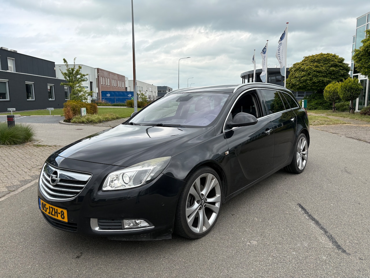 Opel Insignia Sports Tourer - 2.0 T Executive Panoramadak - AutoWereld.nl