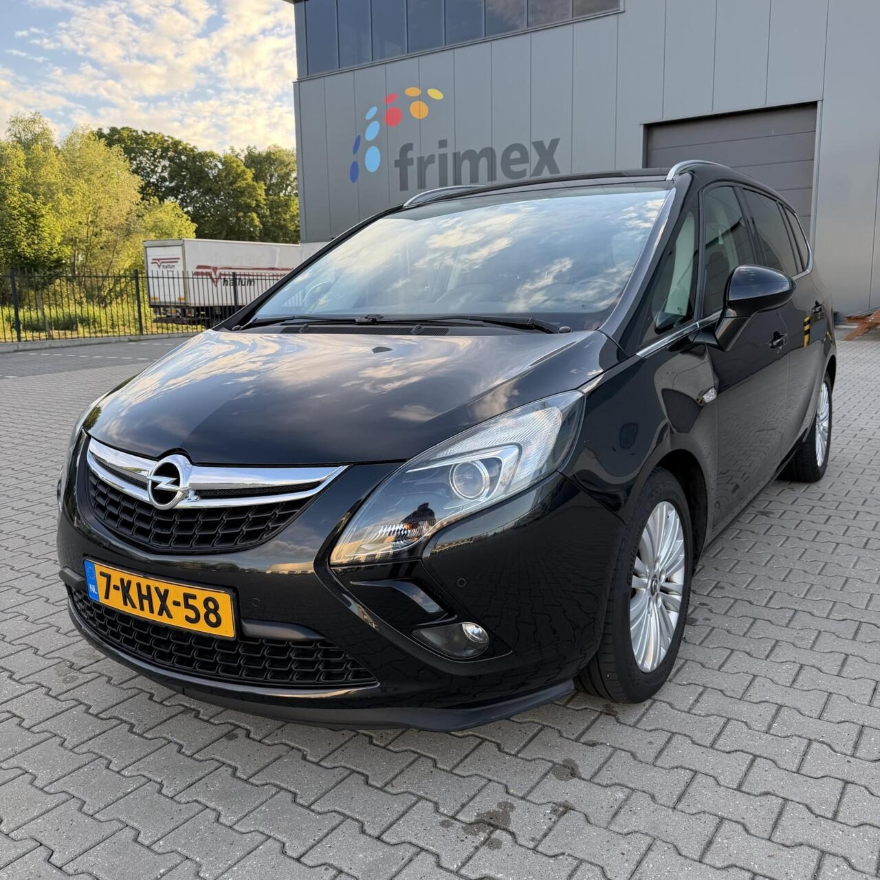 Opel Zafira Tourer - 1.4 7 Persoon 2013 | **NW APK & KETTING! - AutoWereld.nl