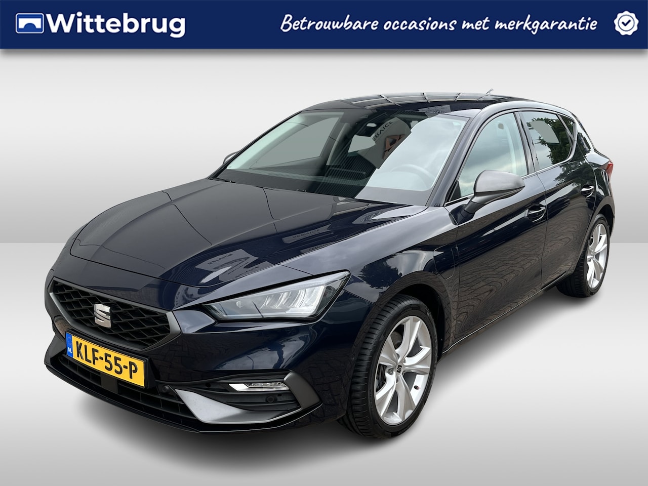SEAT Leon - 1.4 TSI eHybrid PHEV FR Business Intense / AUTOMAAT/ PARK.SENSOR.V+A/ CAMERA/ STUUR+STOELV - AutoWereld.nl