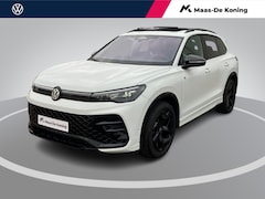 Volkswagen Tiguan - 1.5eTSI/150PK R-Line Black Style DSG · Panoramadak · Trekhaak · Apple/Android Car Play · C