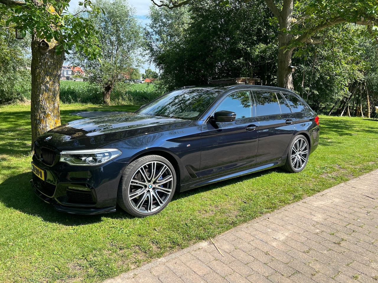 BMW 5-serie Touring - 530i High Executive Edition M-pakket vol opties Pano,Trekhaak,head-up enz. - AutoWereld.nl