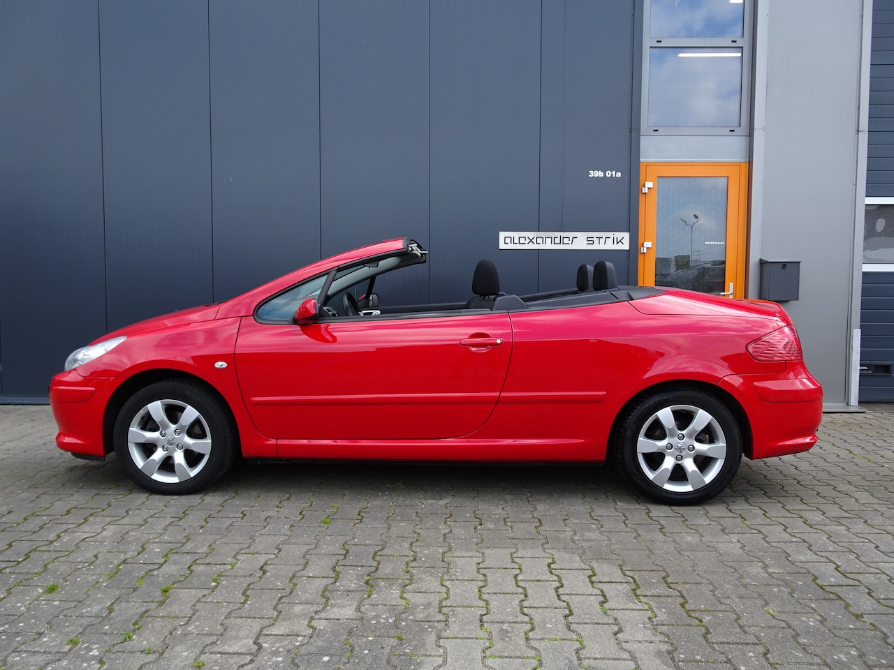 Peugeot 307 CC - 1.6-16V 307 CC lage km stand Unieke combinatie - AutoWereld.nl