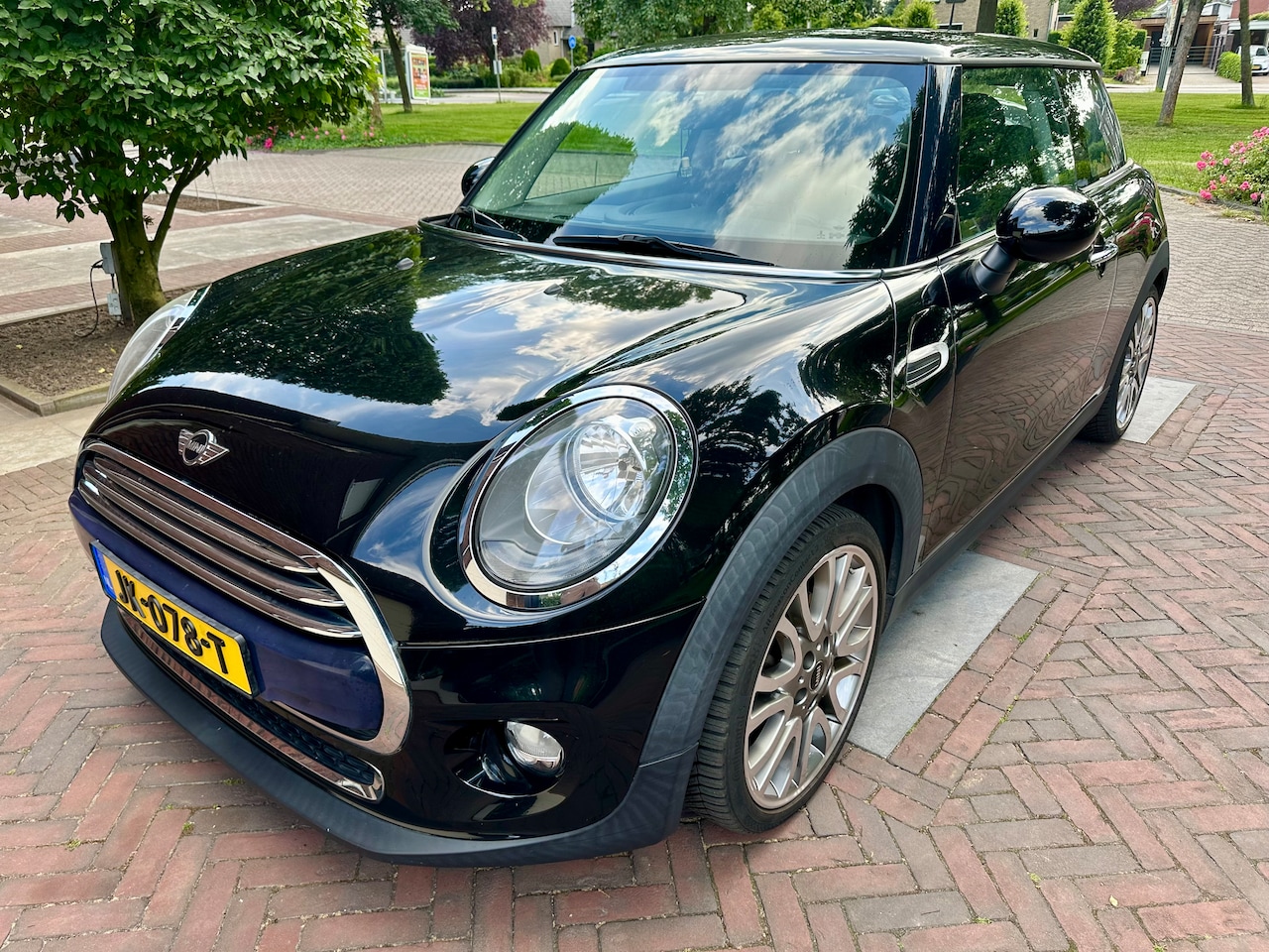 MINI 3-Deurs - 1.5 Cooper Business Cooper - AutoWereld.nl