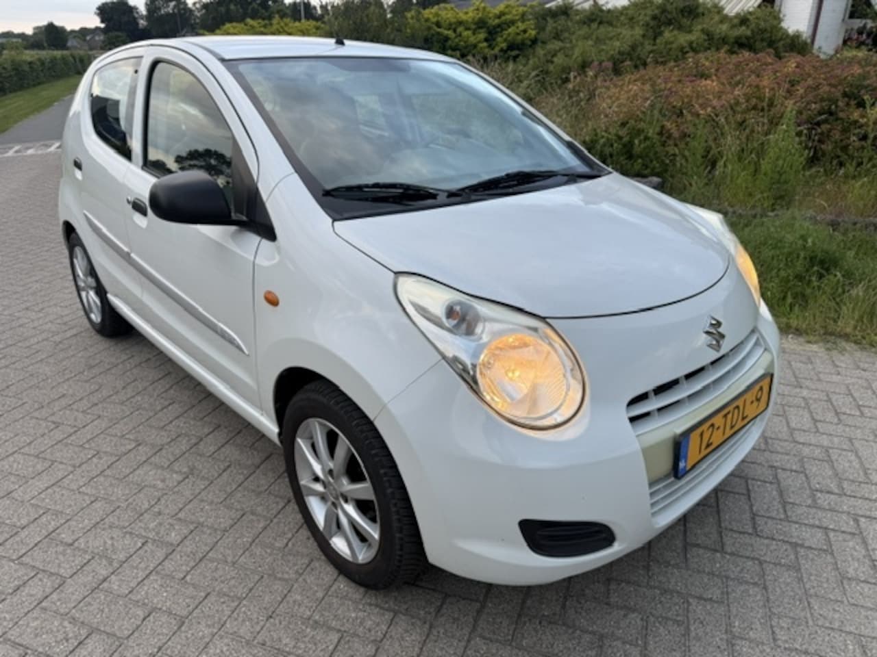 Suzuki Alto - 1.0 Silver-line 1.0 Silver-line - AutoWereld.nl