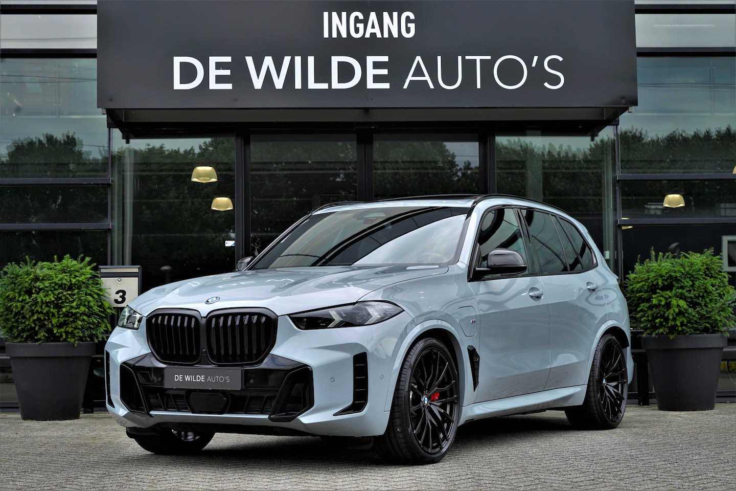 BMW X5 - xDrive50e M-sport Pano Massage Trekhaak Stoelventilatie Carbon - AutoWereld.nl