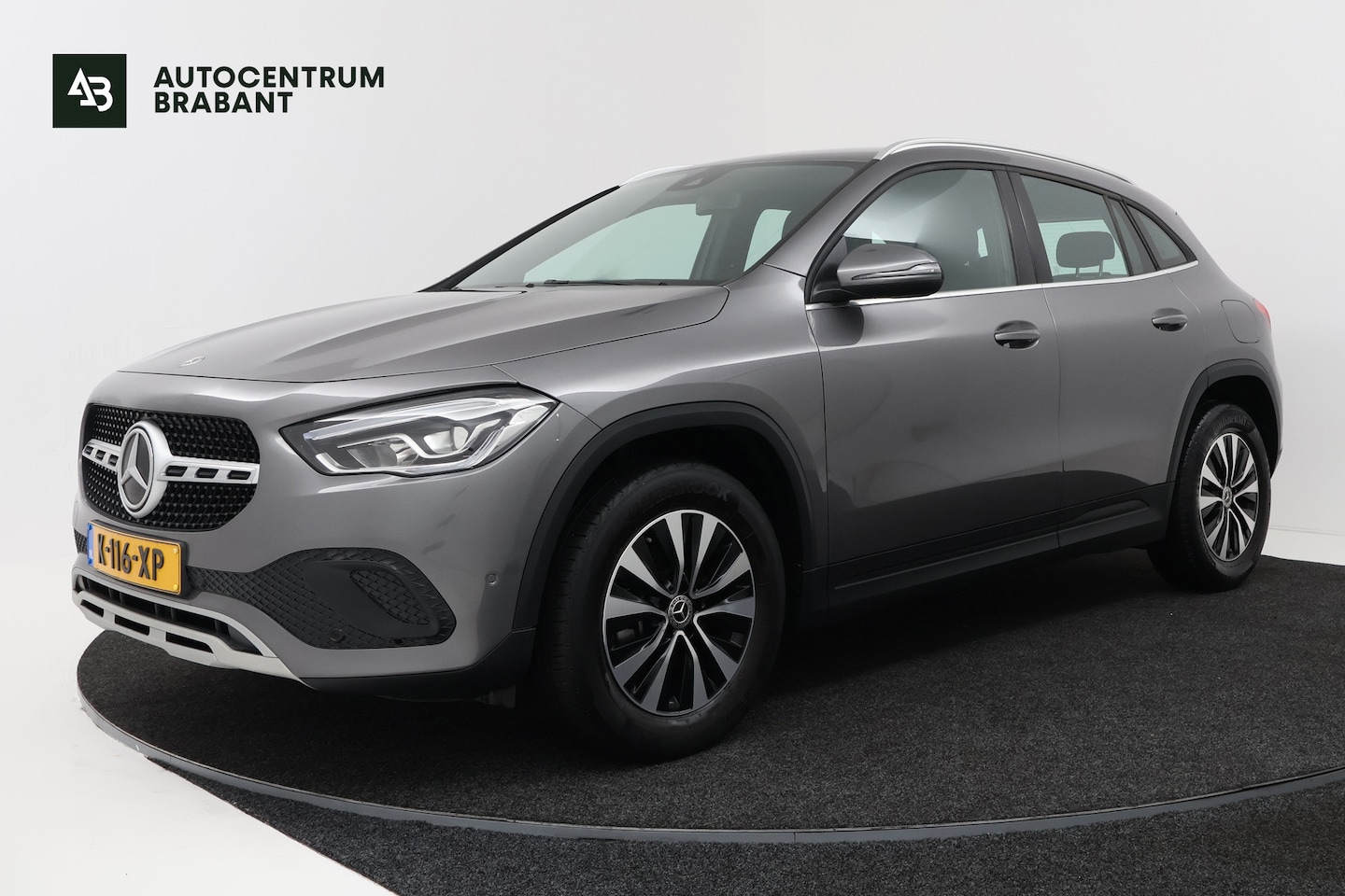 Mercedes-Benz GLA-Klasse - 180 Business Solution (STOELVERWARMING, CAMERA, CRUISE CONTROL, PARKEERSENSOREN) - AutoWereld.nl