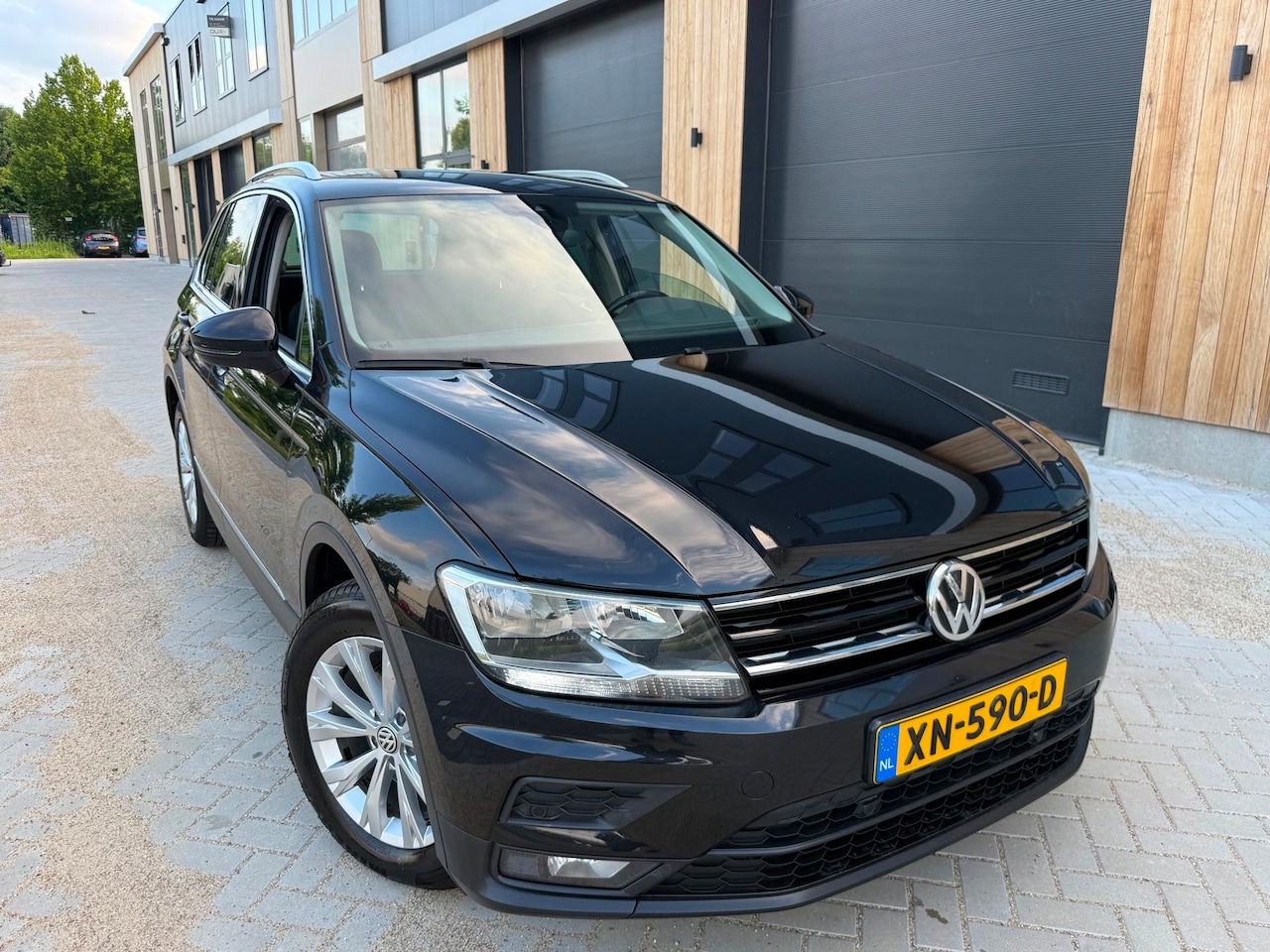 Volkswagen Tiguan - 1.5 TSI ACT DSG (bj 2019) VIRTUAL DASH|AUTOMAAT|NAVI|XENON - AutoWereld.nl